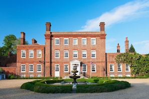 Front of property - Champneys Henlow (Henlow)
