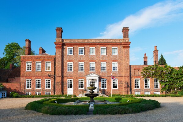 Front of property - Champneys Henlow (Henlow)