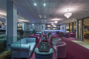 3 bars/lounges, Champagne bar