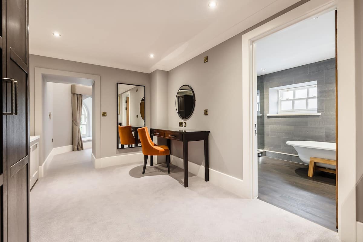 hypo-allergenic bedding, in-room safe, desk, blackout curtains