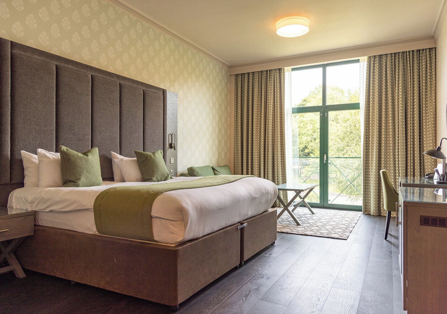 Executive Room - No Balcony | Hypo-allergenic bedding, in-room safe, desk, blackout drapes