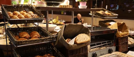 Daily buffet breakfast (EUR 21 per person)
