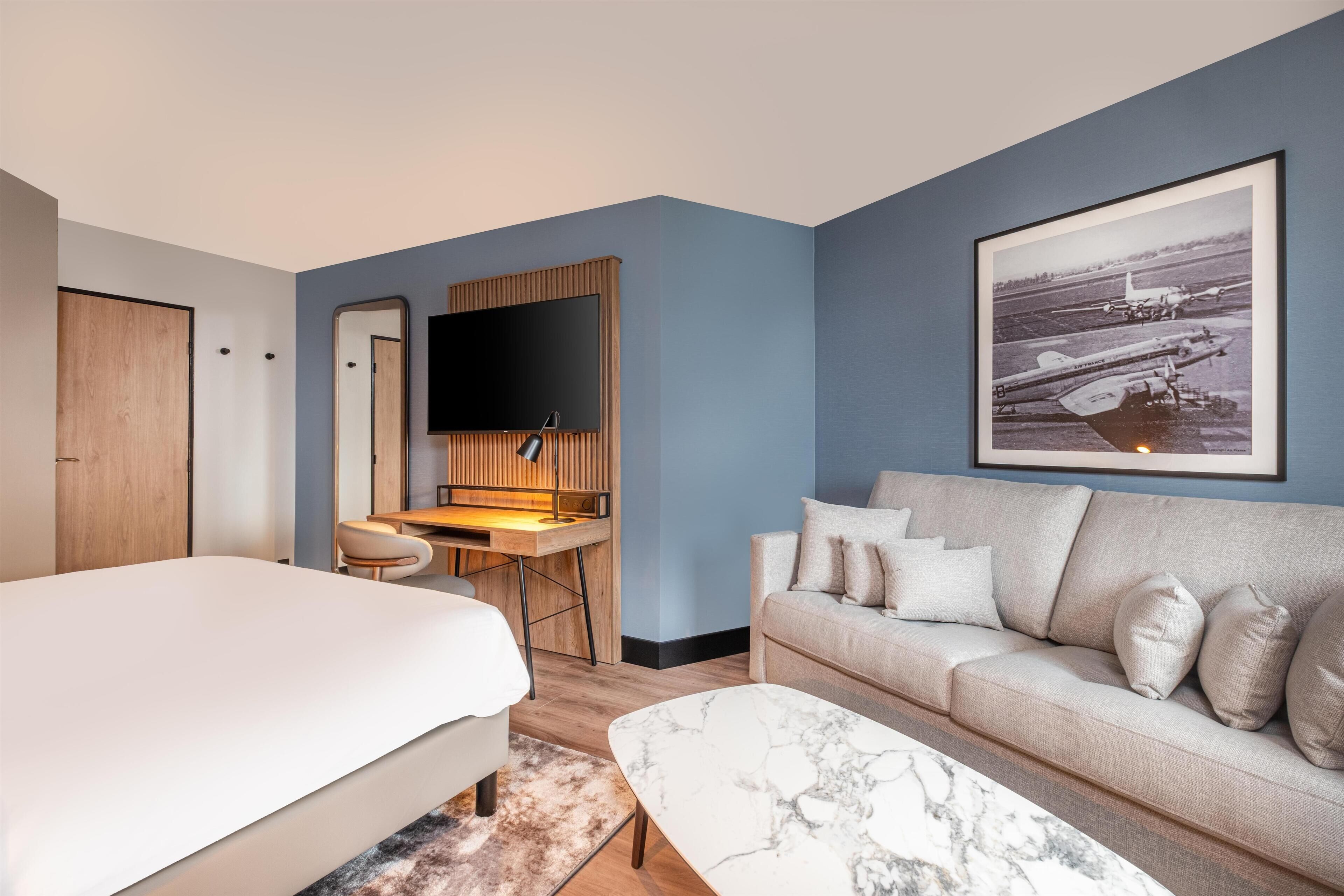 Superior Room, 1 King Bed with Sofa bed | Premium bedding, in-room safe, desk, laptop workspace