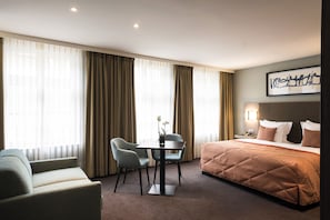 Family Classic Room | Hypo-allergenic bedding, down comforters, pillowtop beds, minibar