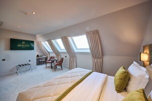 Superior Pent Room | Hypo-allergenic bedding, down comforters, pillowtop beds, minibar