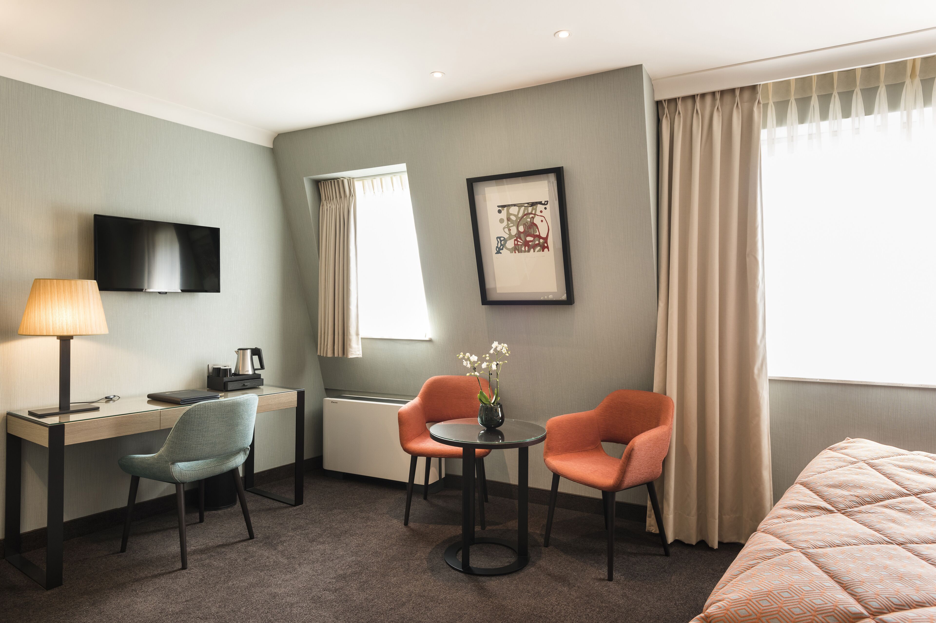 luxury room | hypo-allergenic bedding, down duvets, pillow-top beds, minibar