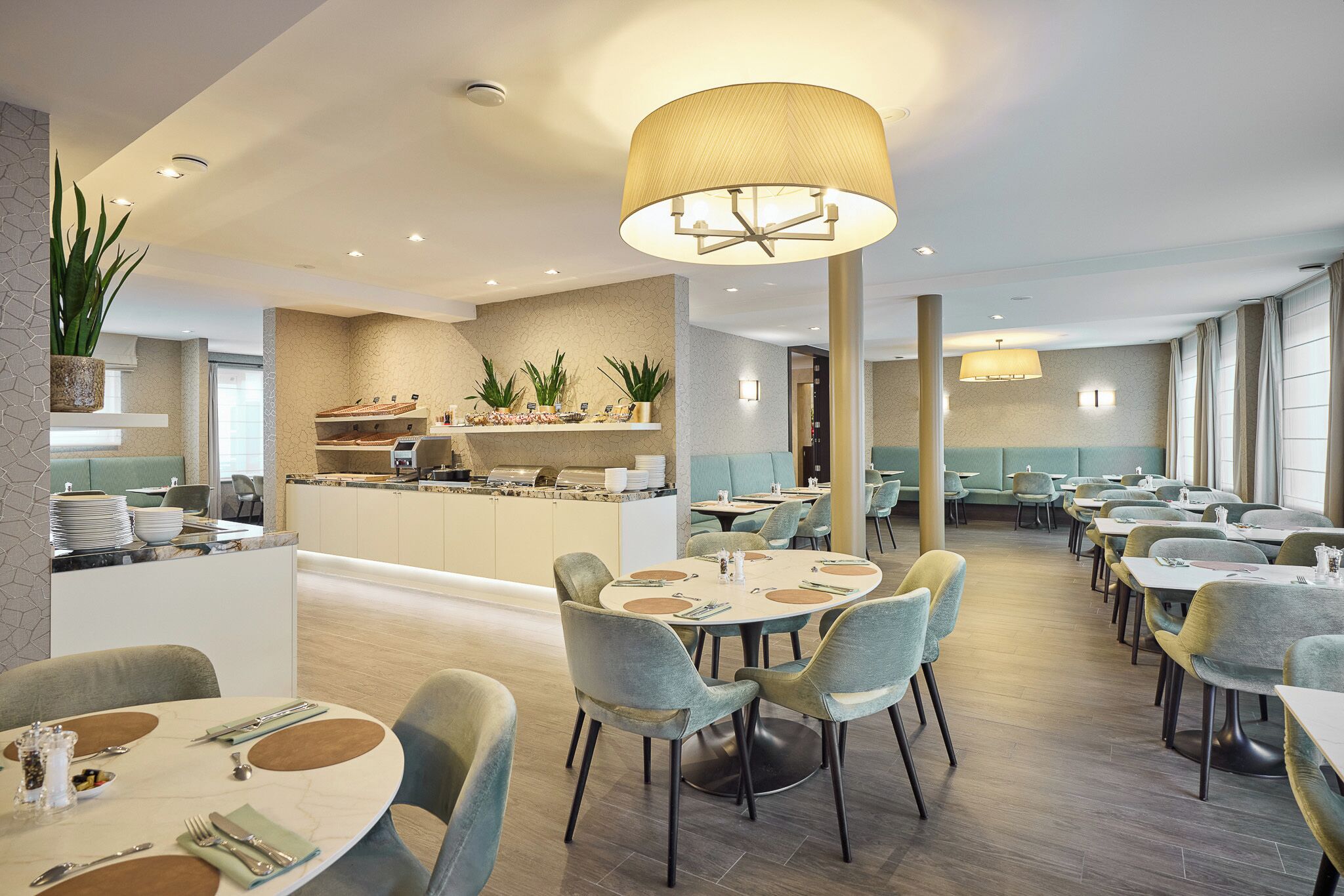 Tägliches Frühstücksbuffet gegen Gebühr