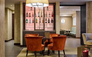 Bar (on property) - Hotel Aragon (Bruges)