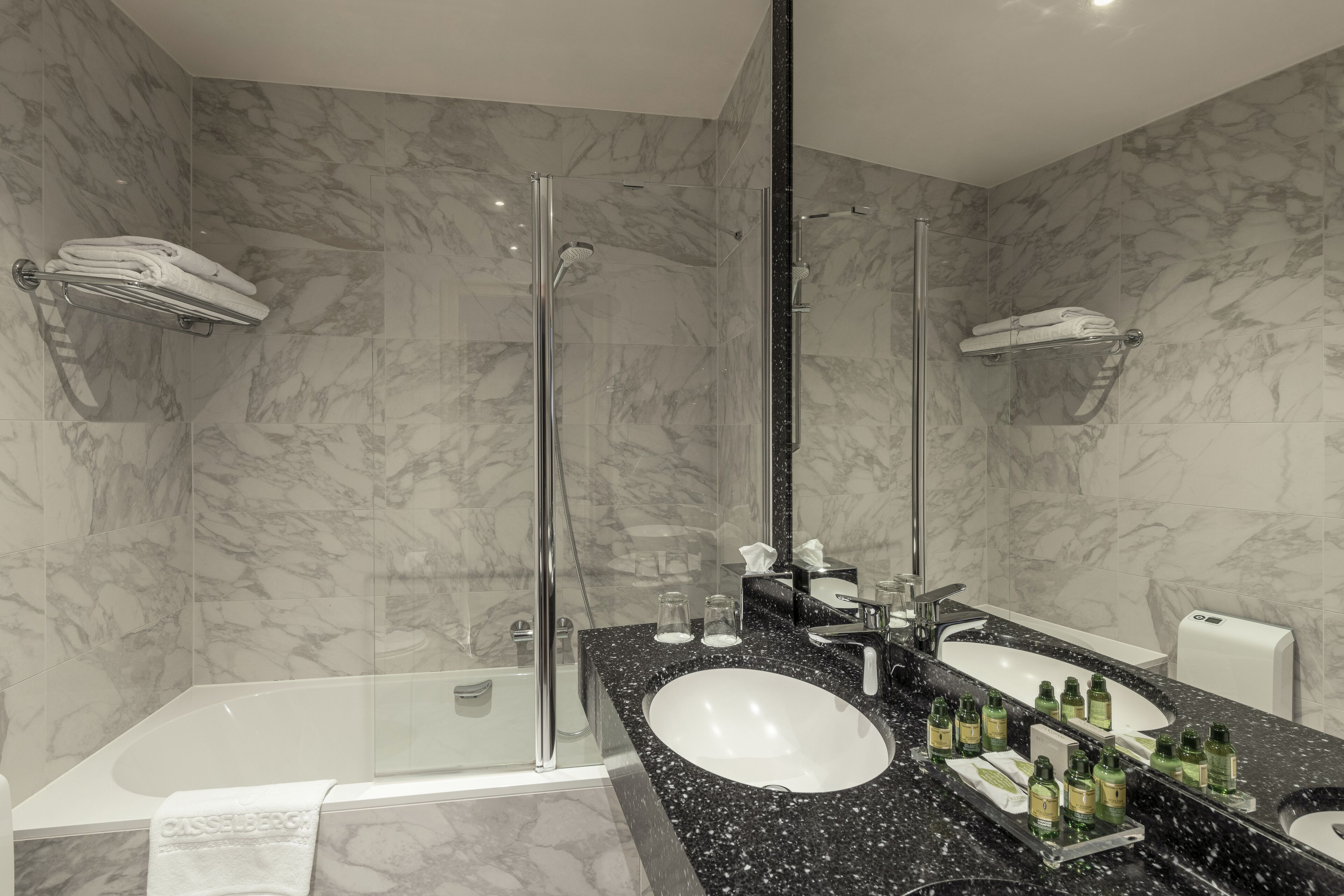 family classic room | bathroom | shower, free toiletries, hair dryer, towels