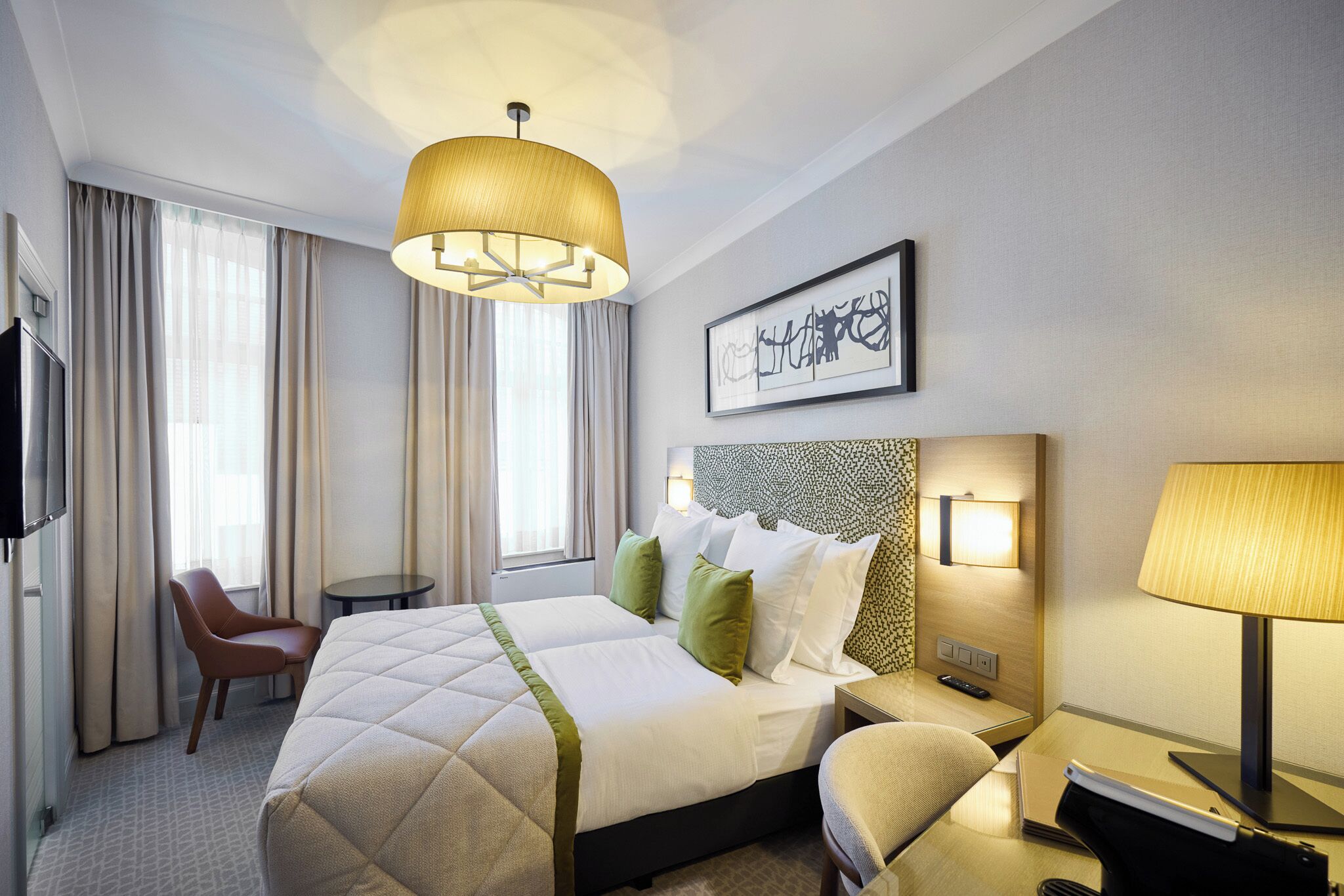 Hypo-allergenic bedding, down comforters, pillowtop beds, minibar