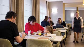 Daily buffet breakfast for a fee