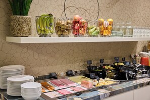 Desayuno buffet todos los días (con cargo) 