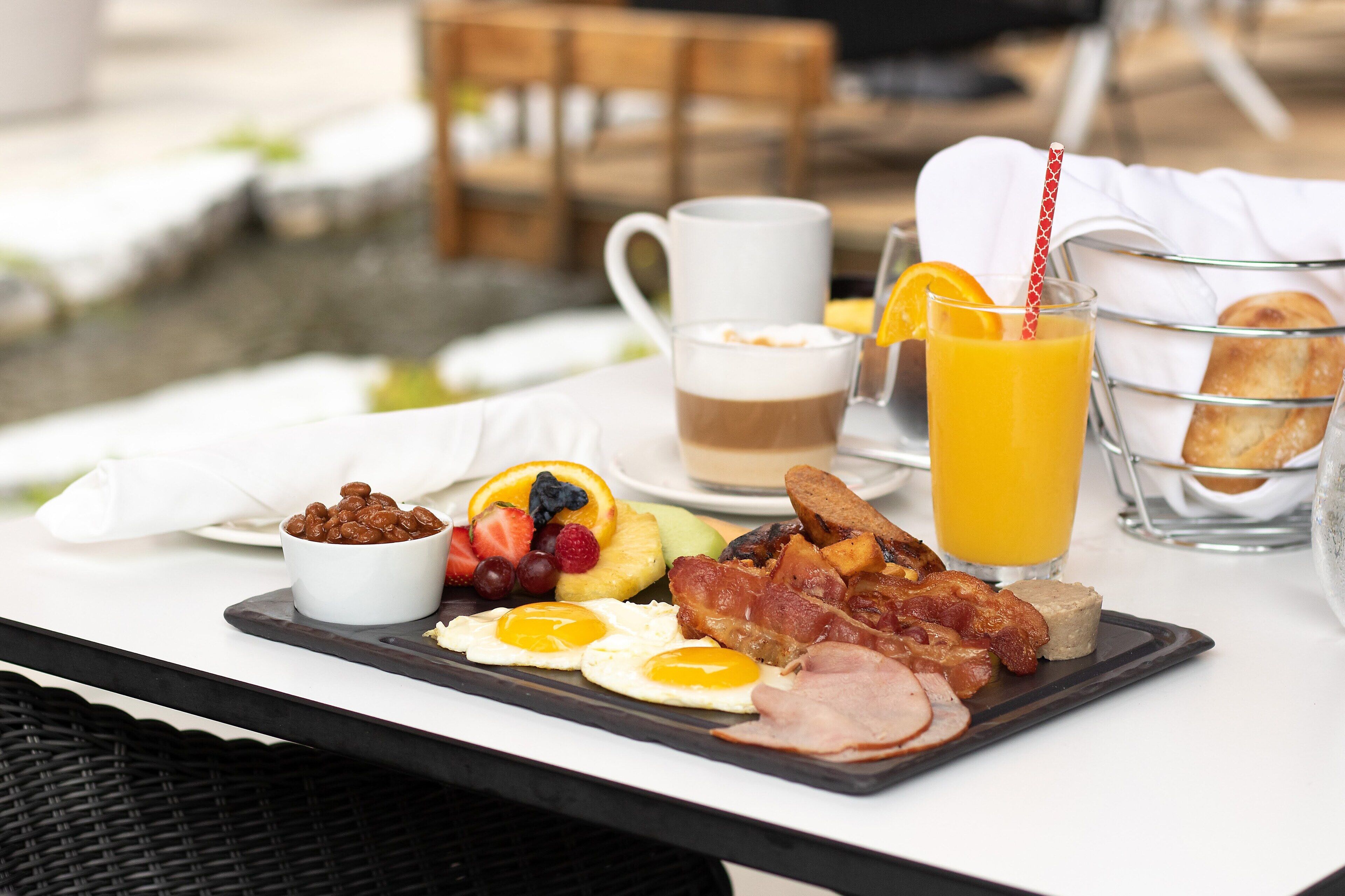 daily cooked-to-order breakfast for a fee