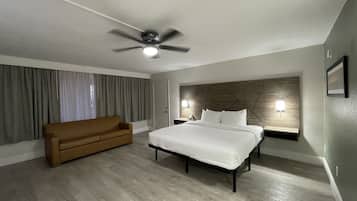 Suite, 1 cama de matrimonio grande, no fumadores, bañera de hidromasaje | Ropa de cama de alta calidad y colchones con acolchado adicional