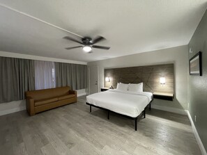 Suite, 1 King Bed, Non Smoking, Hot Tub