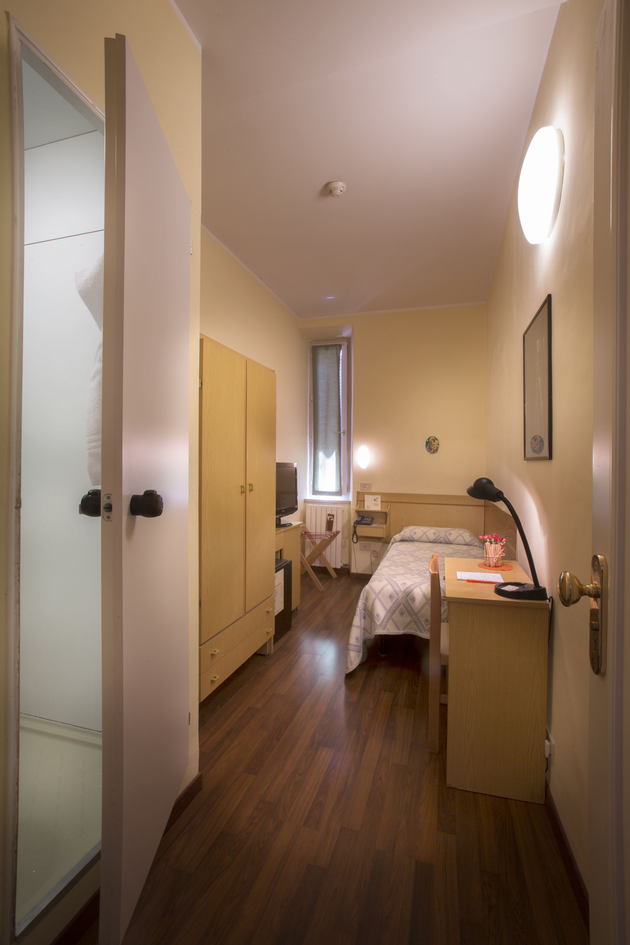 single room | in-room safe, desk, blackout curtains, cots/infant beds