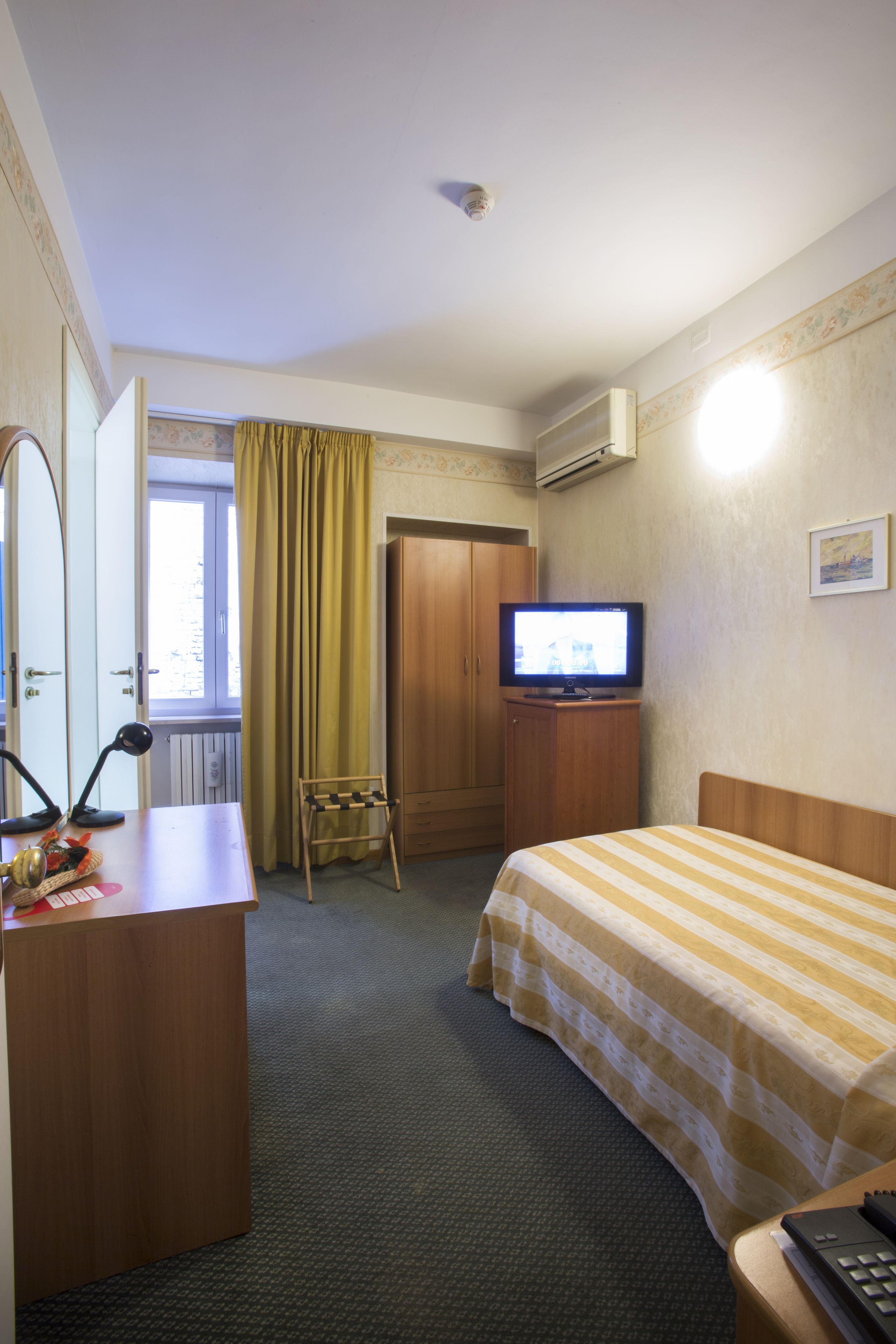 single room | in-room safe, desk, blackout curtains, cots/infant beds