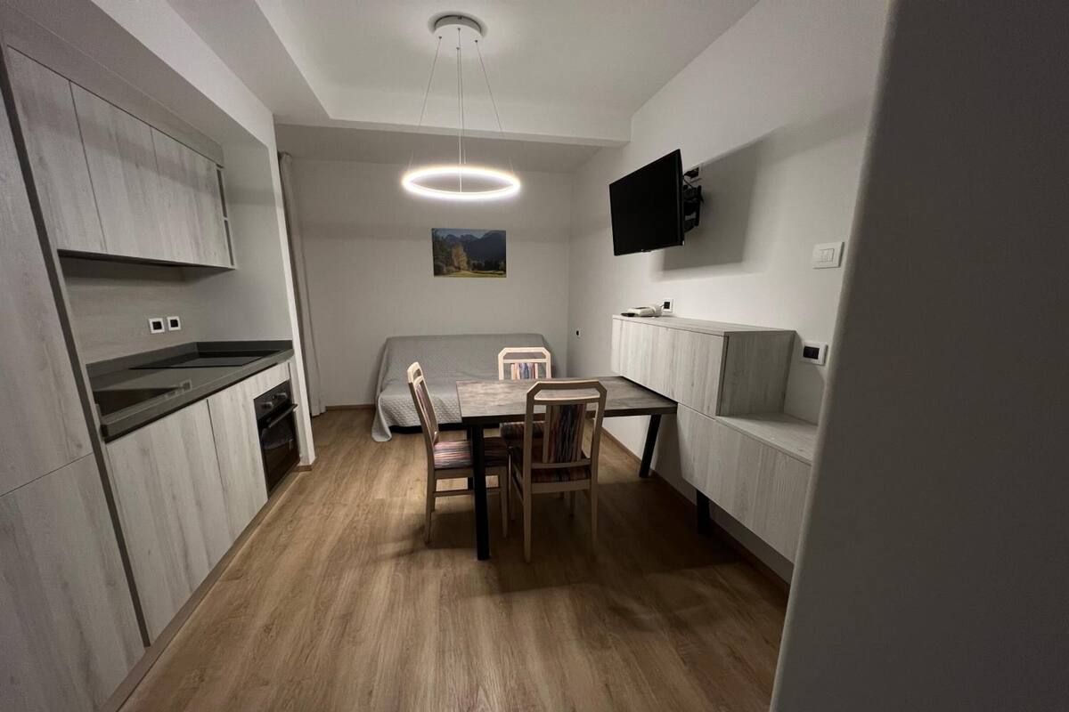 In-room safe, soundproofing, free WiFi, bed sheets