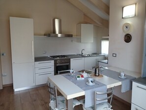 Apartment, 1 Bedroom, Annex Building (4 adults) | Private kitchen