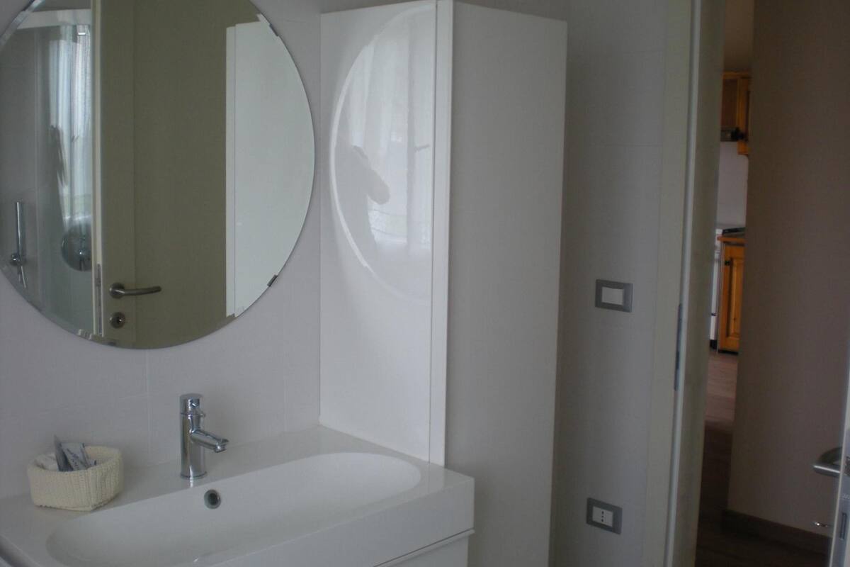 Bathroom | Free toiletries, hair dryer, bidet, towels