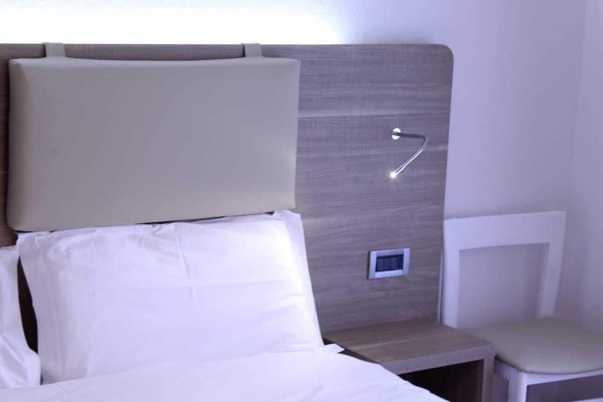 Standard Single Room | Peti besi dalam bilik, kalis bunyi, Wi-fi percuma, cadar katil