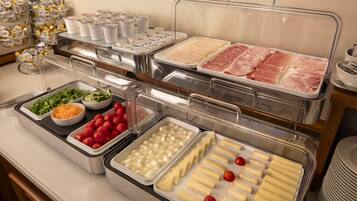 Ilmainen päivittäinen buffetaamiainen