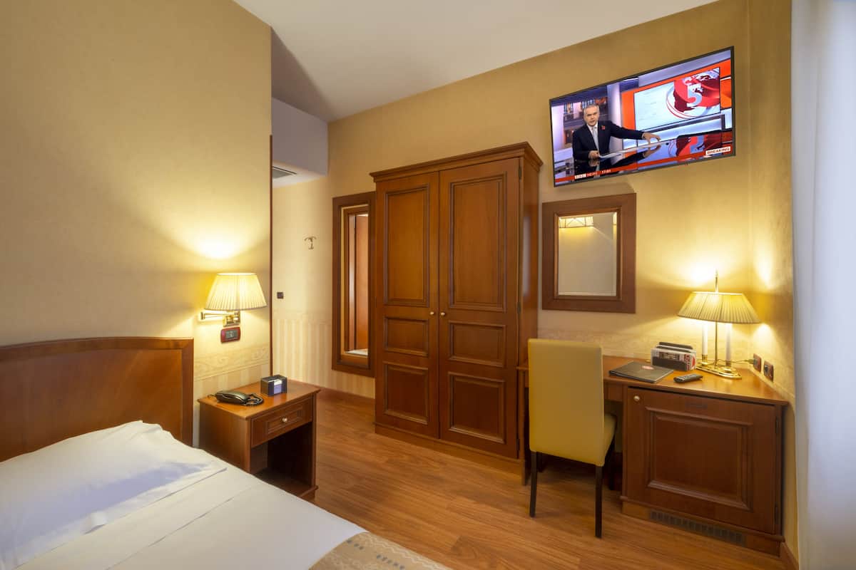 Standard Single Room | Down comforters, minibar, in-room safe, desk