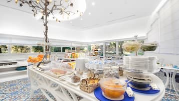 Tägliches inbegriffenes Frühstücksbuffet