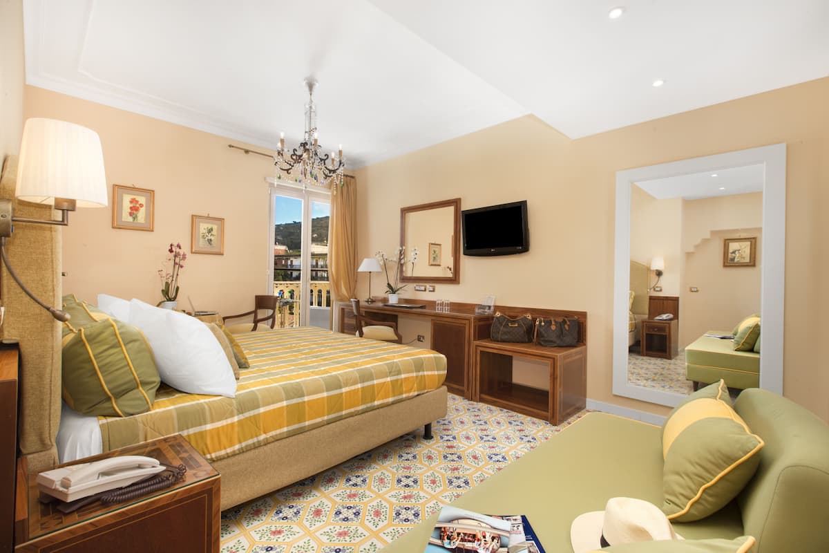 Deluxe Room, Balcony