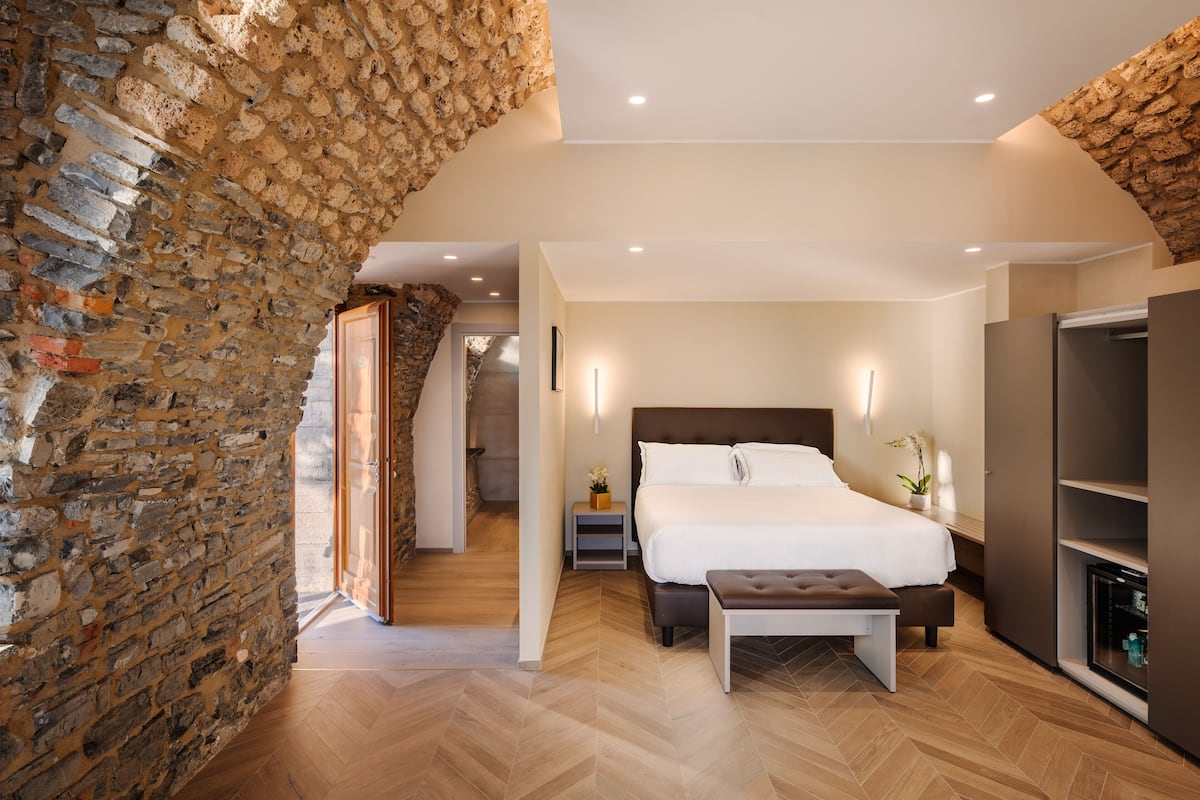 Suite, Lake View | 1 bedroom, premium bedding, minibar, in-room safe