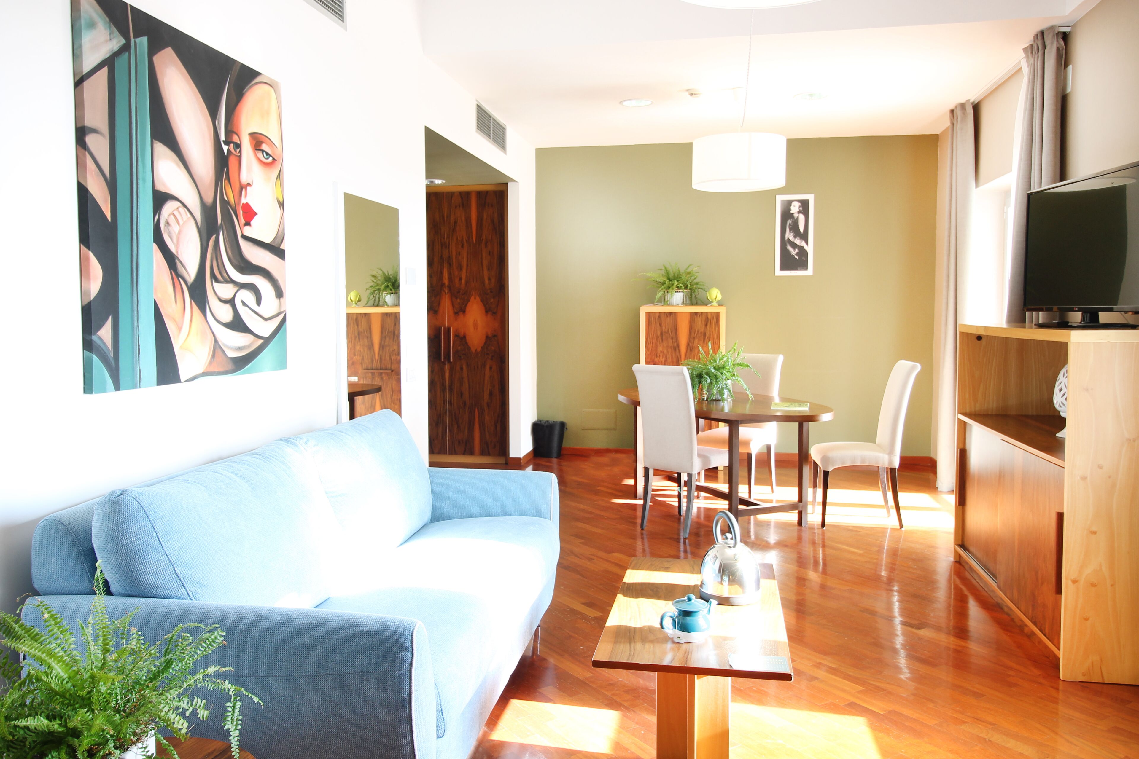 Télévision LED de 17 pouces avec chaînes numériques, télévision