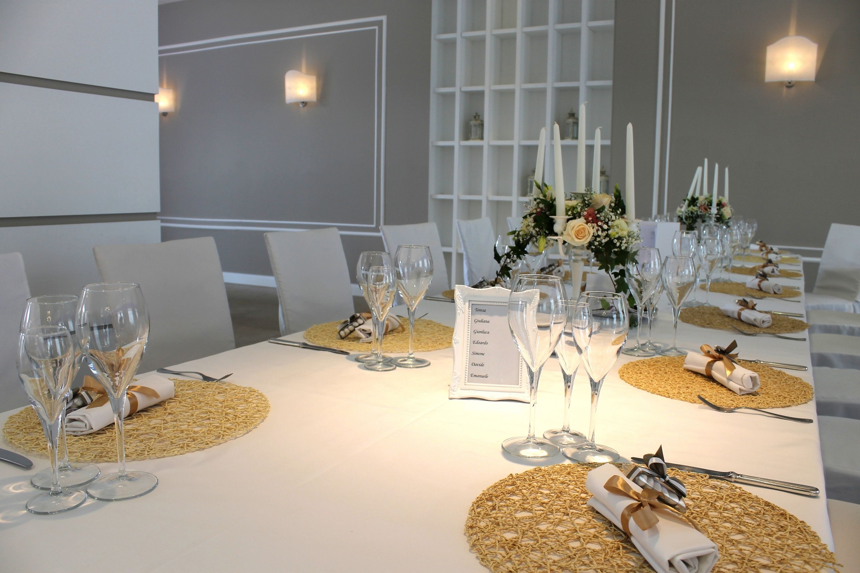 2 restaurants, breakfast served