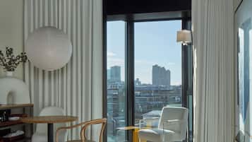 Studio Loft | 1 間臥室、低過敏寢具、迷你吧、客房內保險箱