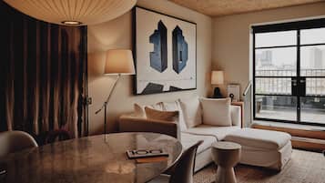 Ropa de cama hipoalergénica y minibar