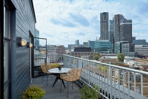 Studio Suite West | Exterior