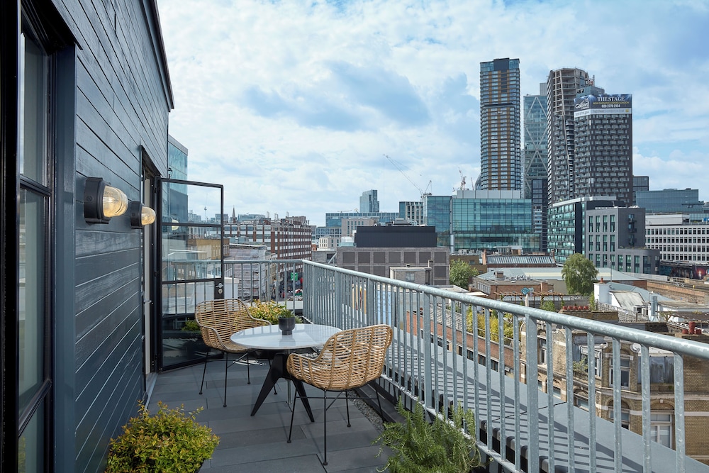 One Hundred Shoreditch by null