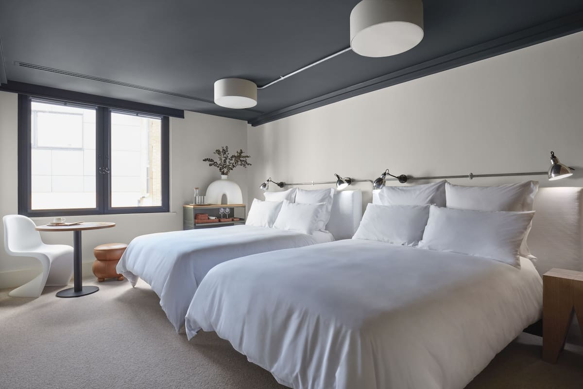 Studio Double Double | 1 bedroom, hypo-allergenic bedding, minibar, in-room safe
