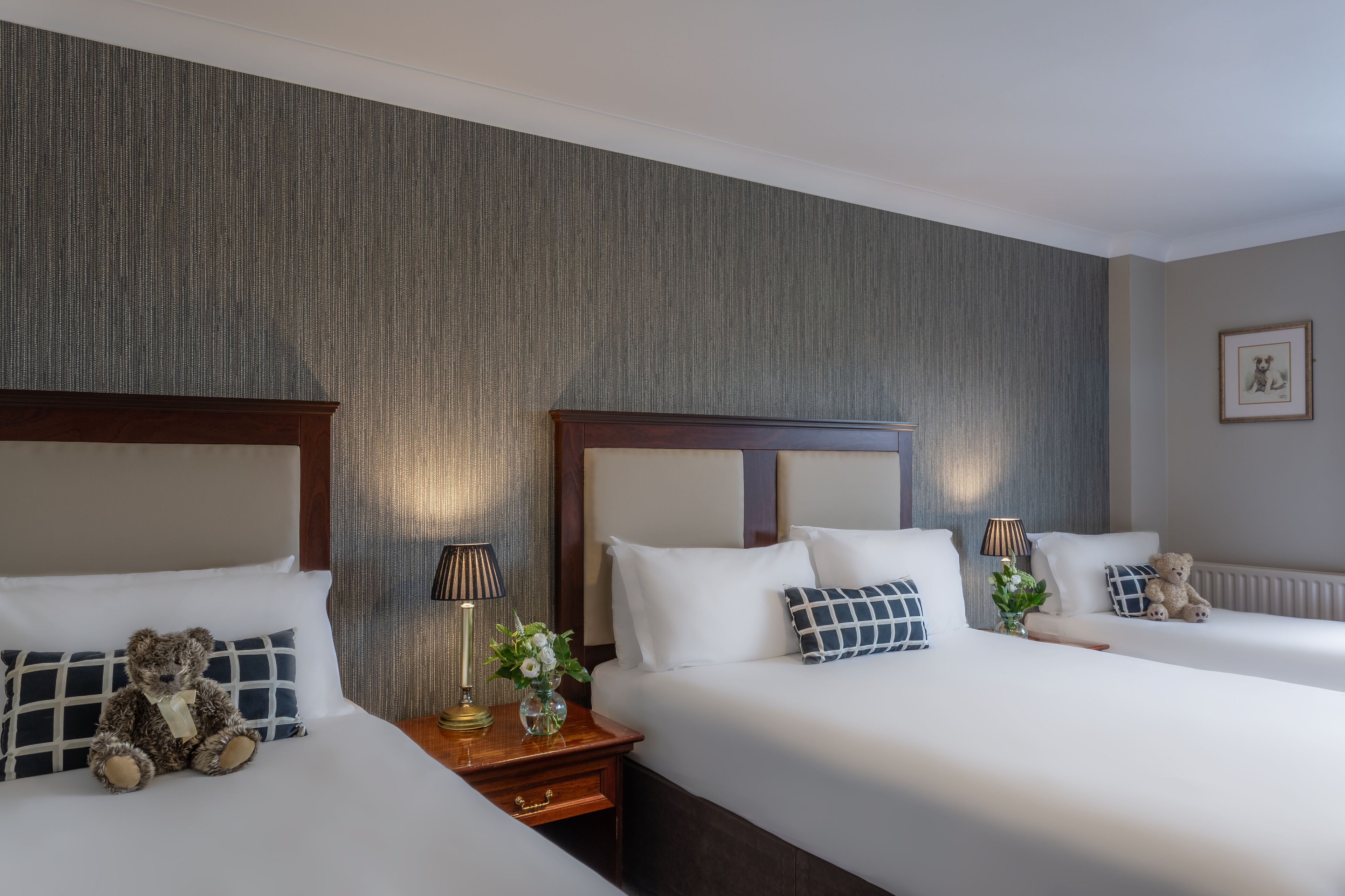 family room | desk, iron/ironing board, free wifi, bed sheets