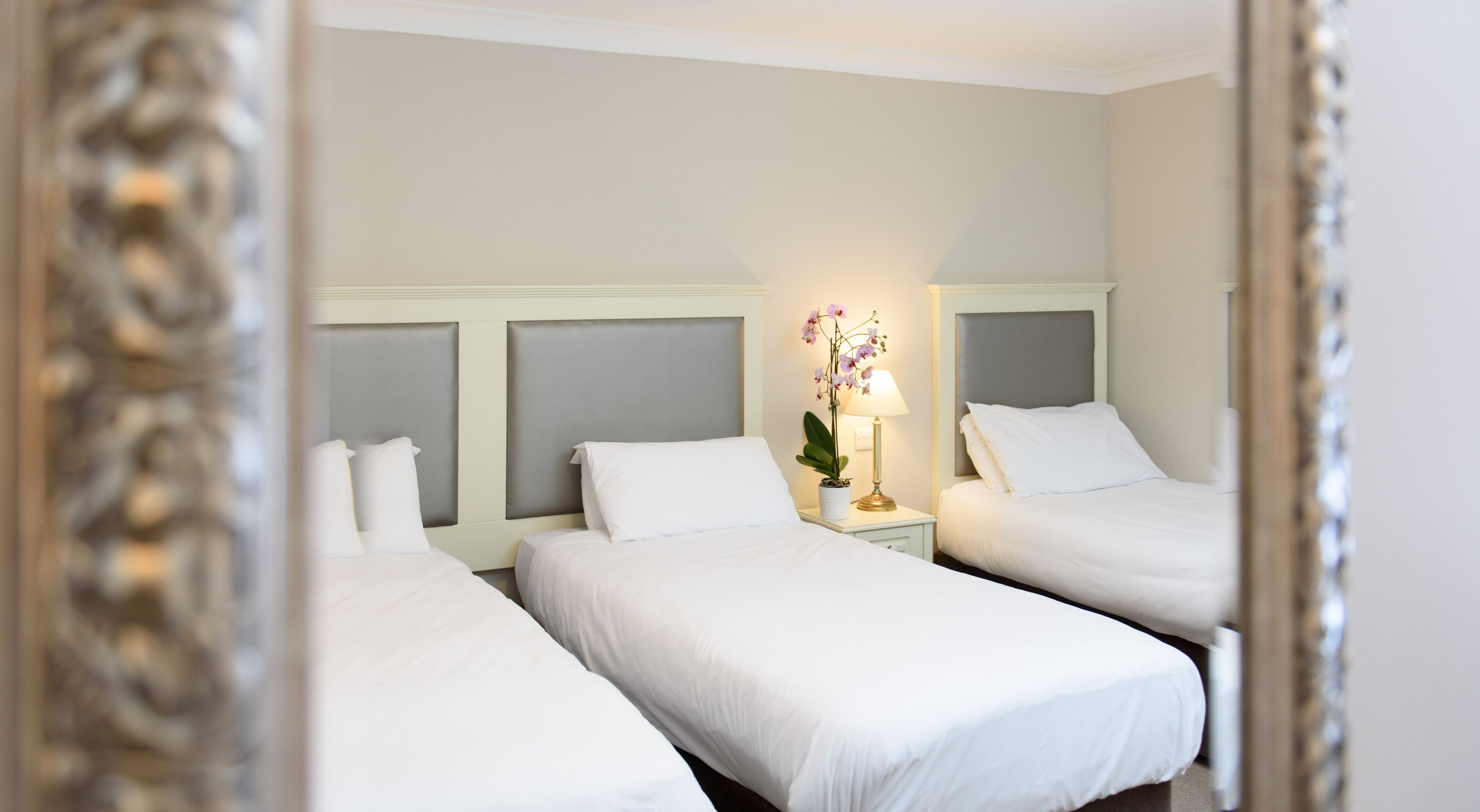 triple room | desk, iron/ironing board, free wifi, bed sheets