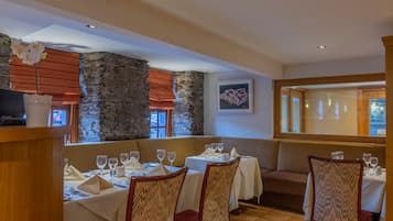 Café da manhã, almoço e jantar; culinária irlandesa