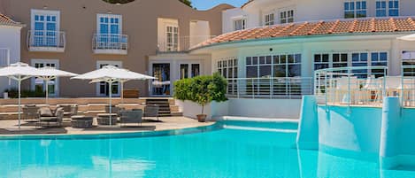 Seasonal outdoor pool