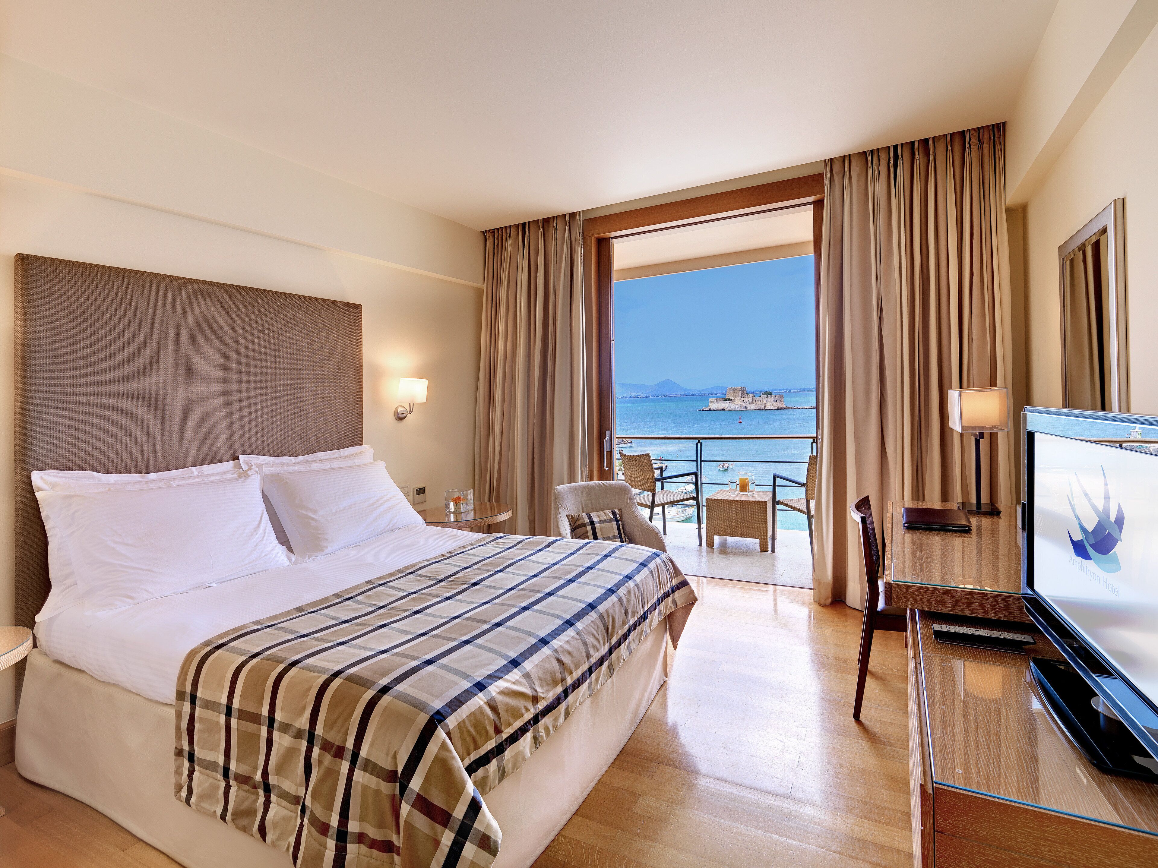 minibar, in-room safe, soundproofing, iron/ironing board