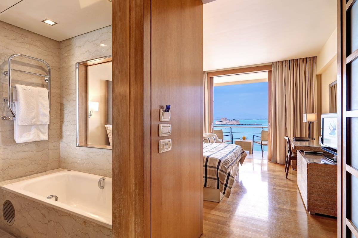 minibar, in-room safe, soundproofing, iron/ironing board