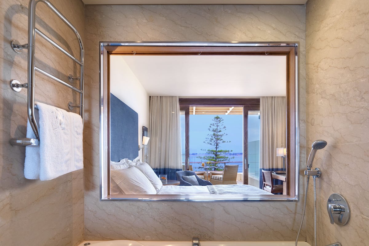 Minibar, in-room safe, soundproofing, iron/ironing board