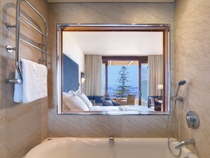 Minibar, in-room safe, soundproofing, iron/ironing board - Amphitryon Hotel (Nafplio)