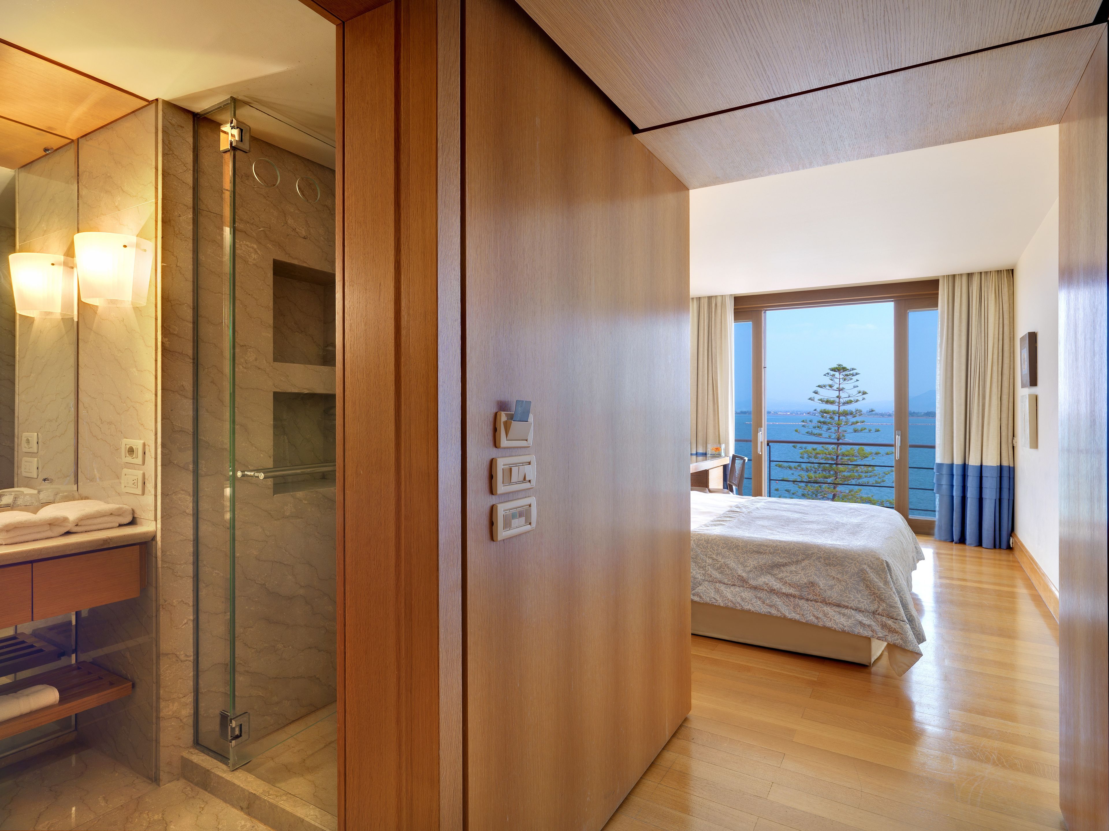 minibar, in-room safe, soundproofing, iron/ironing board