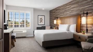 Deluxe Room, 1 King Bed