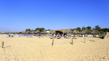Ιδιωτική παραλία σε κοντινή απόσταση, δωρεάν λεωφορειάκι για την παραλία