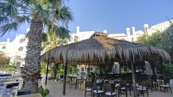 2 μπαρ/lounge, beach bar