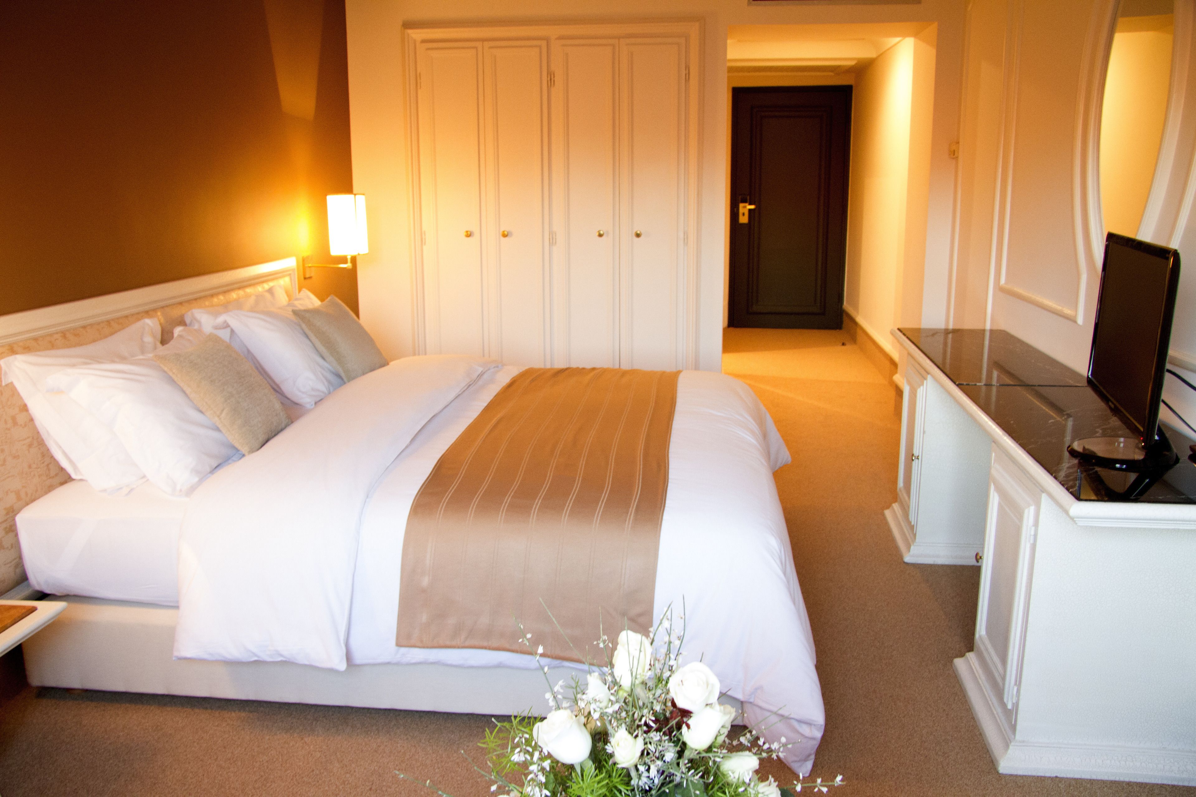 Hochwertige Bettwaren, Minibar, Zimmersafe, Schreibtisch